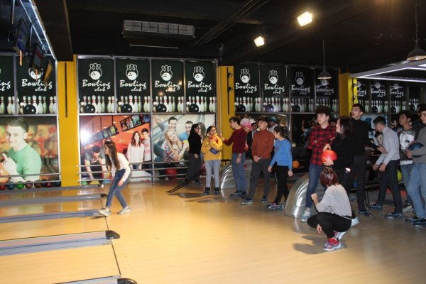 Sumqayıtda könüllü gənclərin Bowling yarışı keçirildi - FOTOLAR