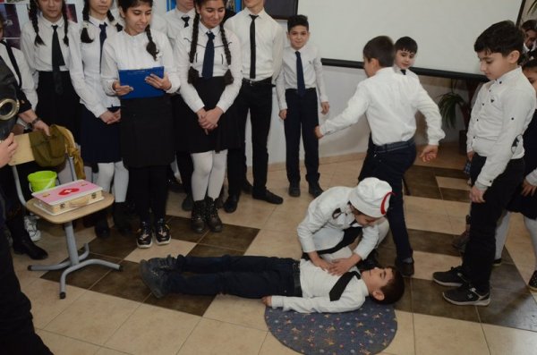 Mərdanlı kənd məktəbində maarifləndirmə tədbiri keçirilib - FOTOLAR Mərdanlı kənd məktəbində maarifləndirmə tədbiri keçirilib - FOTOLAR