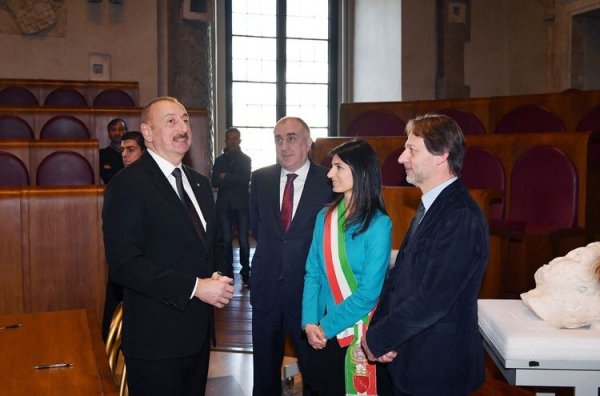 İlham Əliyev Roma şəhərinin meri ilə görüşüb - FOTOLAR