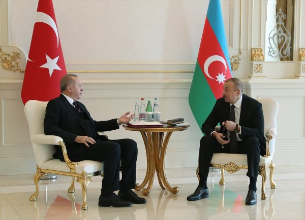 Ərdoğandan İlham Əliyevə ÖZƏL HƏDİYYƏ FOTO / VİDEO