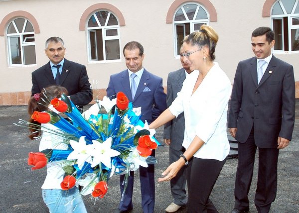 Qətiyyəti, zəhməti ilə yüksələn məşhur - FOTOLAR