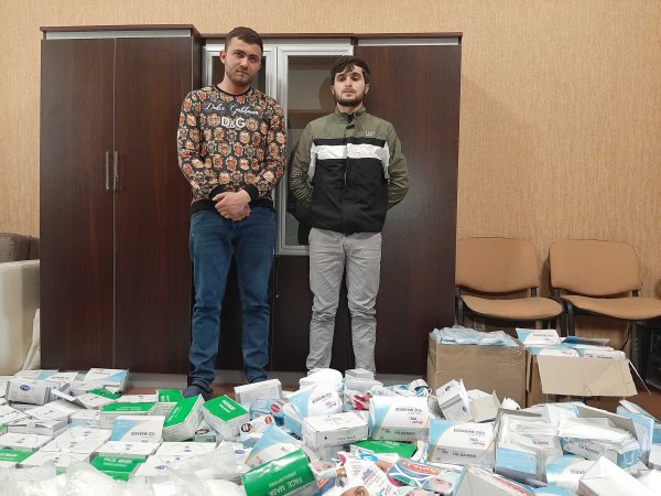 Azərbaycanda əməliyyat: çinli və iranlılardan 1 milyon maska aşkarlandı -FOTO