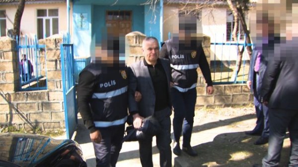 Polis əməliyyat keçirdi - Nazirliyin vəzifəli şəxsləri həbs olundu (FOTOLAR+VİDEO)