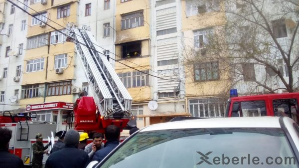 Sumqayıtda yaşayış binasında yanğın: azyaşlılar xilas edildi - FOTO