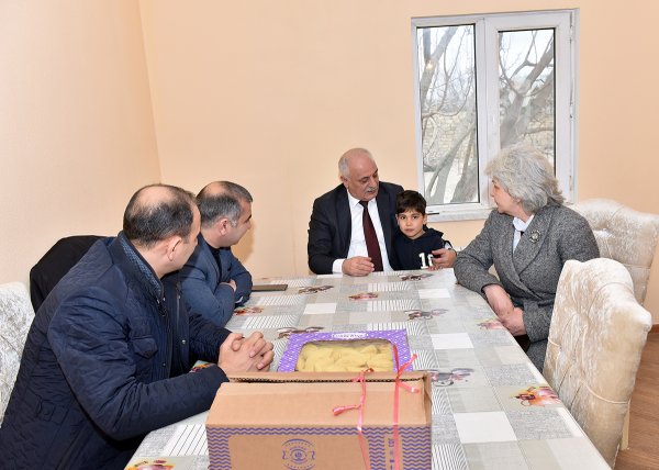 Sumqayıt Regional Mədəniyyət İdarəsi “DOST xonçası” kampaniyasına qoşulub - FOTOLAR Sumqayıt Regional Mədəniyyət İdarəsi “DOST xonçası” kampaniyasına qoşulub - FOTOLAR