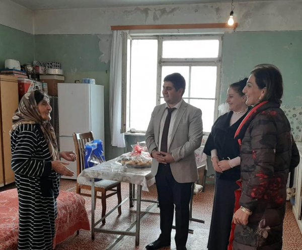 Sumqayıt Regional Mədəniyyət İdarəsi “DOST xonçası” kampaniyasına qoşulub - FOTOLAR Sumqayıt Regional Mədəniyyət İdarəsi “DOST xonçası” kampaniyasına qoşulub - FOTOLAR