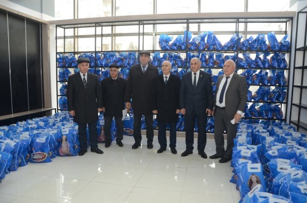 Qubadlıdan olan aztəminatlı məcburi köçkün ailələrinə Novruz sovqatı paylanılıb -FOTO Qubadlıdan olan aztəminatlı məcburi köçkün ailələrinə Novruz sovqatı paylanılıb -FOTO