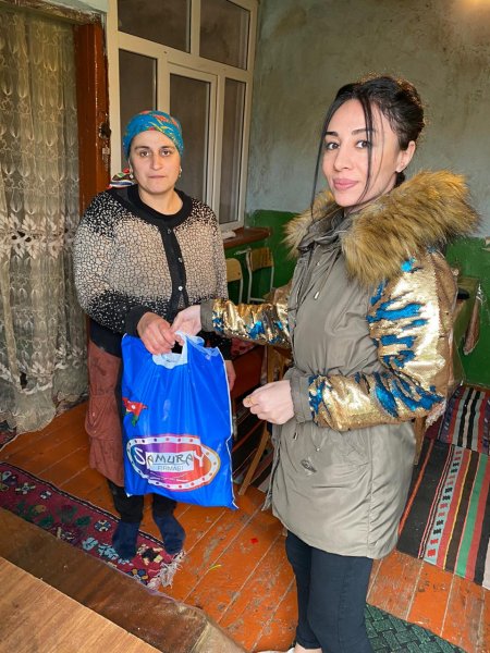 Hacı Zeynalabdin bələdiyyəsindən xeyirxah addım: aztəminatlı ailələrə bayram sovqatı paylanıldı - FOTOLAR