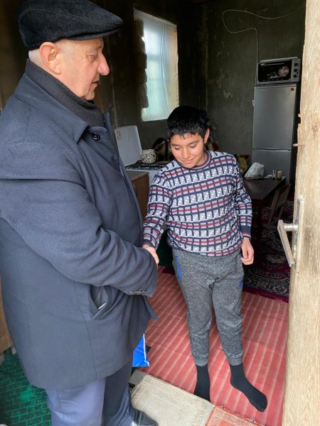 Hacı Zeynalabdin bələdiyyəsindən xeyirxah addım: aztəminatlı ailələrə bayram sovqatı paylanıldı - FOTOLAR