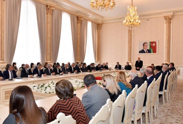 Sumqayıtın icra başçısı sakinlərdən xahiş etdi: evdə qalmağa üstünlük verin -FOTO
