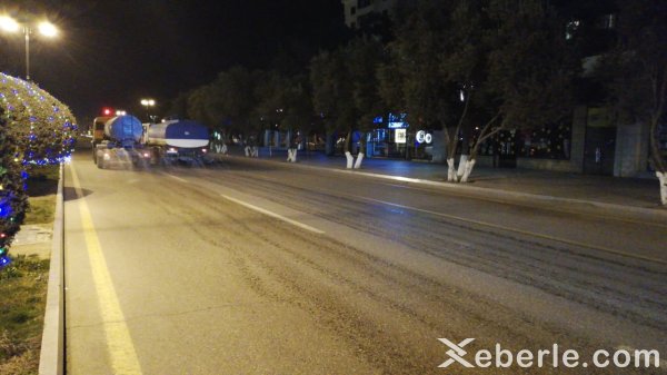Sumqayıtda küçələrin yuyulmasına başlanılıdı - VİDEO (FOTO) Sumqayıtda küçələrin yuyulmasına başlanılıdı - VİDEO (FOTO)