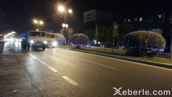 Sumqayıtda küçələrin yuyulmasına başlanılıdı - VİDEO (FOTO) Sumqayıtda küçələrin yuyulmasına başlanılıdı - VİDEO (FOTO)