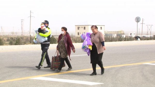 Polis Bakı, Sumqayıt və Abşerona aparan ara yollarda postlar qurub - FOTO