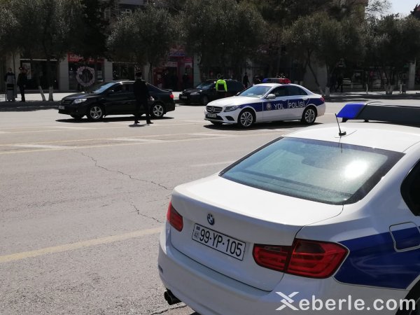 Sumqayıt polisi yolları avtomobillərdən belə təmizləyir - VİDEO (FOTOLAR) Sumqayıt polisi yolları avtomobillərdən belə təmizləyir - VİDEO (FOTOLAR)