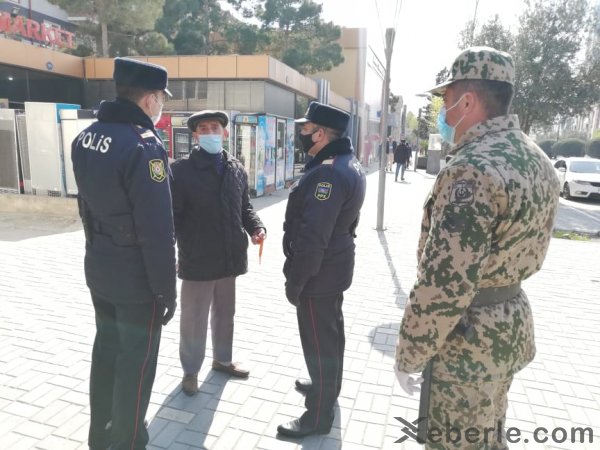 Sumqayıtda Daxili Qoşunların əsgərləri  polislə birgə insanları evdə qalmağa çağırır - VİDEO (FOTO)