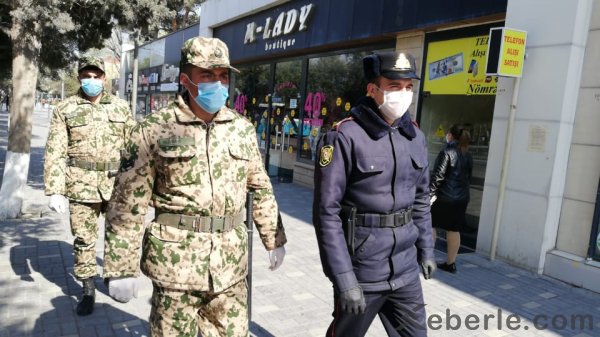 Sumqayıtda Daxili Qoşunların əsgərləri  polislə birgə insanları evdə qalmağa çağırır - VİDEO (FOTO)