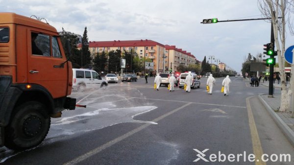 Sumqayıtda yollar yuyucu məhlullarla yuyulur - VİDEO (FOTO)