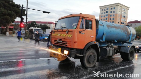 Sumqayıtda yollar yuyucu məhlullarla yuyulur - VİDEO (FOTO)