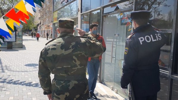Sumqayıtda karantin rejimini pozan yüzə yaxın şəxs cərimələndi-Fotolar