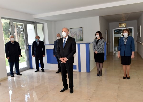 Çin Sumqayıta tibbi humanitar yardım göndərdi - FOTOLAR