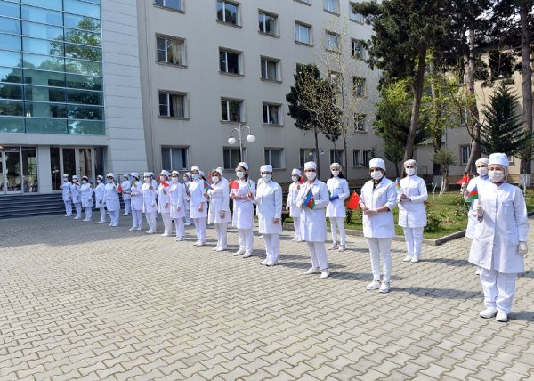 Çin Sumqayıta tibbi humanitar yardım göndərdi - FOTOLAR
