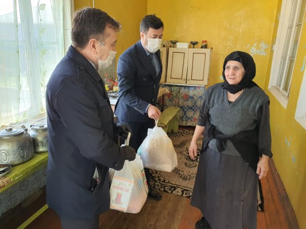 Sumqayıt Regional Mədəniyyət İdarəsinə tabe müəssisələr aztəminatlı ailələrə yardım göstərib - FOTOLAR