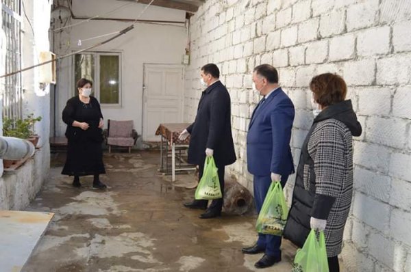 Sumqayıt Regional Mədəniyyət İdarəsinə tabe müəssisələr aztəminatlı ailələrə yardım göstərib - FOTOLAR