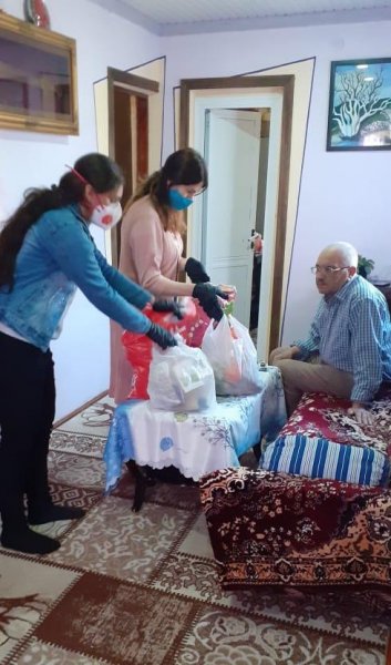 Sumqayıt Regional Mədəniyyət İdarəsinə tabe müəssisələr aztəminatlı ailələrə yardım göstərib - FOTOLAR