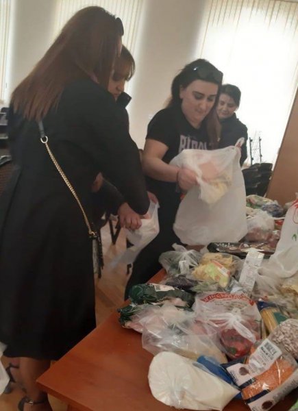 Sumqayıtda növbəti xeyirxah təşəbbüs – Bu dəfə məktəb kollektivi və valideynlər tərəfindən - FOTO Sumqayıtda növbəti xeyirxah təşəbbüs – Bu dəfə məktəb kollektivi və valideynlər tərəfindən - FOTO