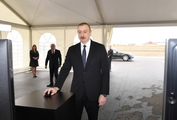 İlham Əliyev Sumqayıta çəkilən magistral qaz kəmərinin açılışında - FOTOLAR İlham Əliyev Sumqayıta çəkilən magistral qaz kəmərinin açılışında - FOTOLAR