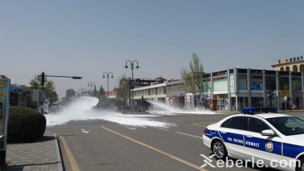 Daxili Qoşunların xüsusi texnikaları Sumqayıt küçələrində - VİDEO (FOTO) Daxili Qoşunların xüsusi texnikaları Sumqayıt küçələrində - VİDEO (FOTO)