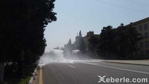 Daxili Qoşunların xüsusi texnikaları Sumqayıt küçələrində - VİDEO (FOTO) Daxili Qoşunların xüsusi texnikaları Sumqayıt küçələrində - VİDEO (FOTO)