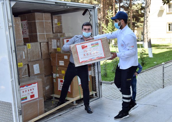 Çinin daha bir şəhəri Sumqayıta tibbi yardım göndərdi - FOTOLAR