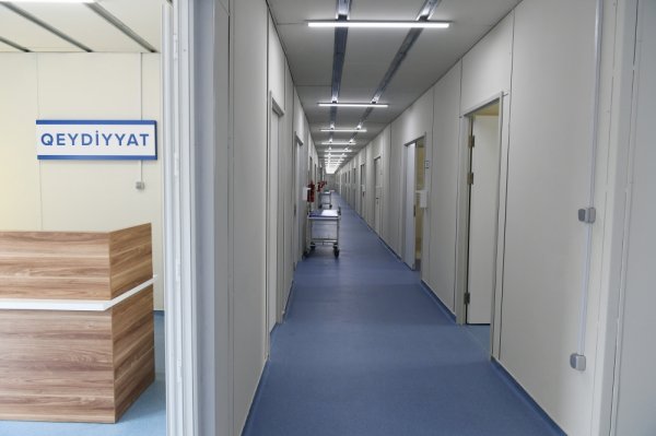 Prezidentlə xanımı modul tipli ilk xəstəxananın açılışında – Fotolar