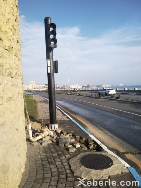 Sumqayıtın bu təhlükəli yoluna işıqforlar qoyuldu -FOTO
