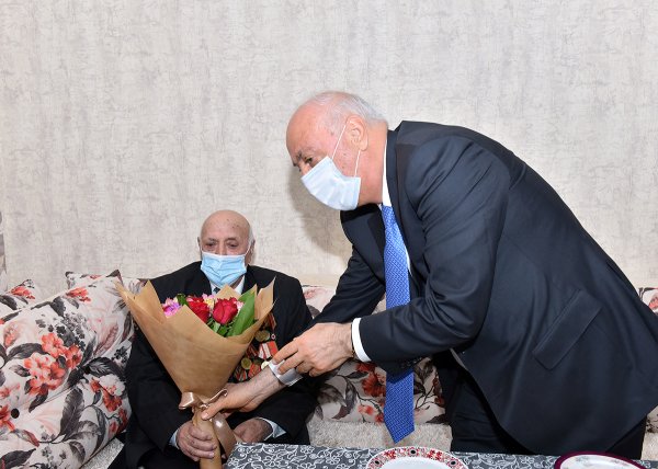 Sumqayıtda Böyük Vətən müharibəsi veteranları ziyarət olunub - FOTO