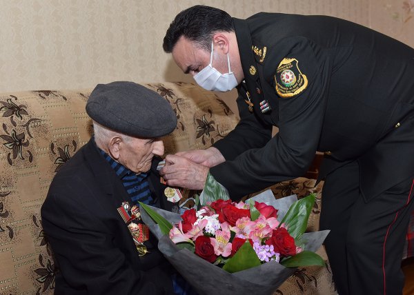 Sumqayıtda Böyük Vətən müharibəsi veteranları ziyarət olunub - FOTO