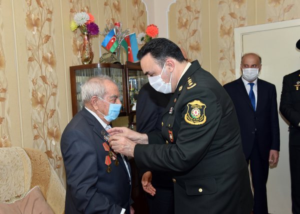 Sumqayıtda Böyük Vətən müharibəsi veteranları ziyarət olunub - FOTO