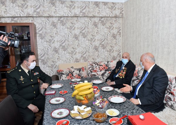 Sumqayıtda Böyük Vətən müharibəsi veteranları ziyarət olunub - FOTO