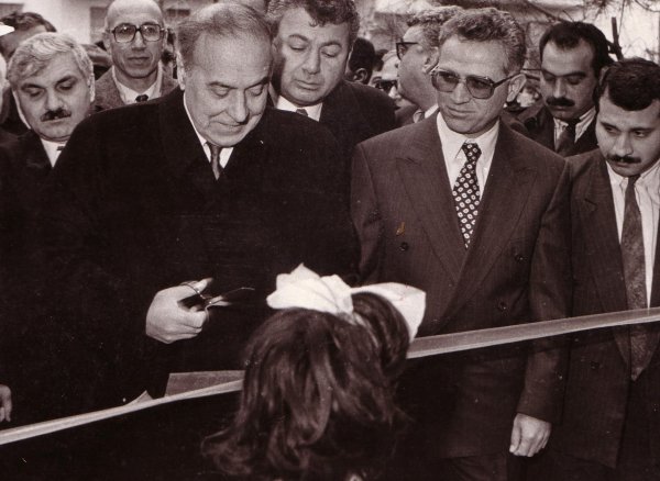 Heydər Əliyevin Sumqayıta 16 səfəri - FOTOLAR Heydər Əliyevin Sumqayıta 16 səfəri - FOTOLAR