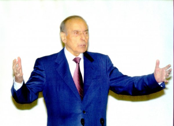 Heydər Əliyevin Sumqayıta 16 səfəri - FOTOLAR Heydər Əliyevin Sumqayıta 16 səfəri - FOTOLAR