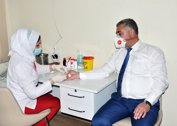 Sumqayıt icra hakimiyyətinin əməkdaşları qan verdilər - FOTOLAR
