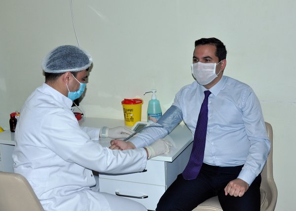 Sumqayıt icra hakimiyyətinin əməkdaşları qan verdilər - FOTOLAR