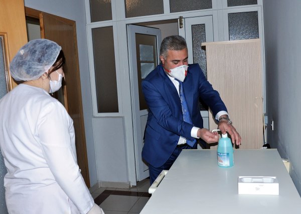 Sumqayıt icra hakimiyyətinin əməkdaşları qan verdilər - FOTOLAR