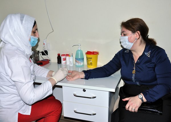 Sumqayıt icra hakimiyyətinin əməkdaşları qan verdilər - FOTOLAR
