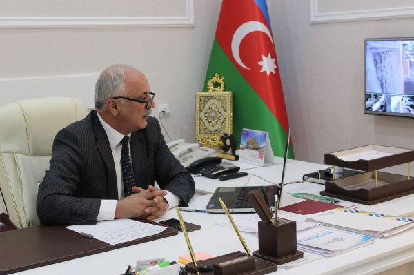 Sumqayıtda rəis onlayn müşavirə keçirdi -FOTO