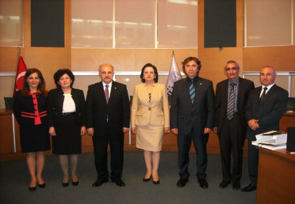 Qarabağ dərdini gizlincə qəlbində gəzdirən, gənc mütəxəssislər yetişdirən sumqayıtlı professor - FOTOLAR Qarabağ dərdini gizlincə qəlbində gəzdirən, gənc mütəxəssislər yetişdirən sumqayıtlı professor - FOTOLAR