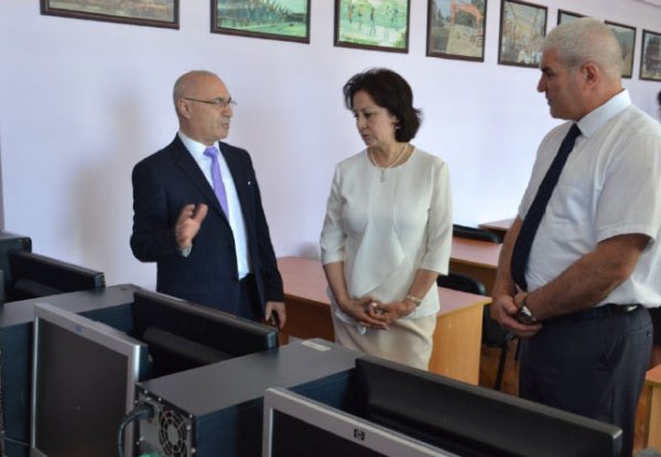 Qarabağ dərdini gizlincə qəlbində gəzdirən, gənc mütəxəssislər yetişdirən sumqayıtlı professor - FOTOLAR Qarabağ dərdini gizlincə qəlbində gəzdirən, gənc mütəxəssislər yetişdirən sumqayıtlı professor - FOTOLAR