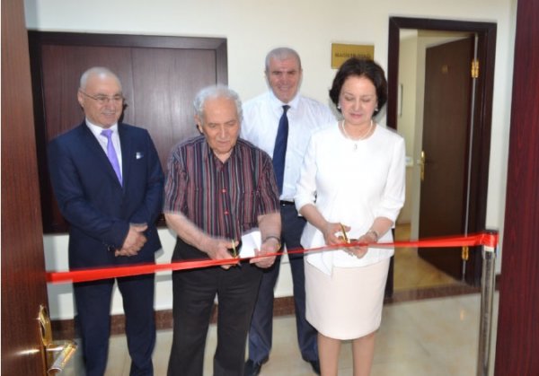 Qarabağ dərdini gizlincə qəlbində gəzdirən, gənc mütəxəssislər yetişdirən sumqayıtlı professor - FOTOLAR Qarabağ dərdini gizlincə qəlbində gəzdirən, gənc mütəxəssislər yetişdirən sumqayıtlı professor - FOTOLAR