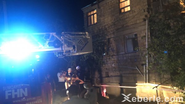 Sumqayıtda binada uçqun: yaralı var, 5 nəfər xilas edilib -FOTO